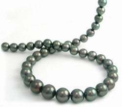 Dark Green Tahitian Pearl Necklace