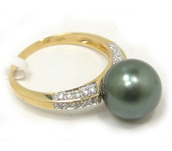 Tahitian Pearl Ring with Diamonds